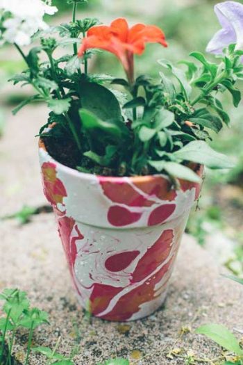 Nail-polish-marbled-pot