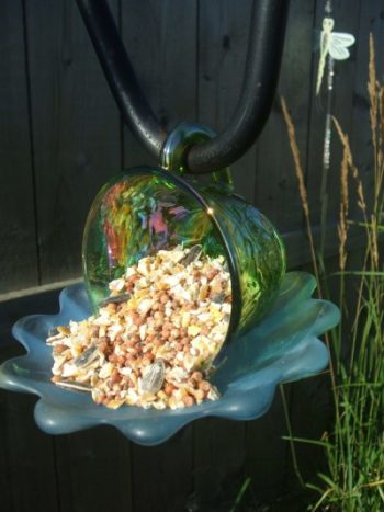 Upcycled_birdfeeder_urbangardensweb-e1402428846904