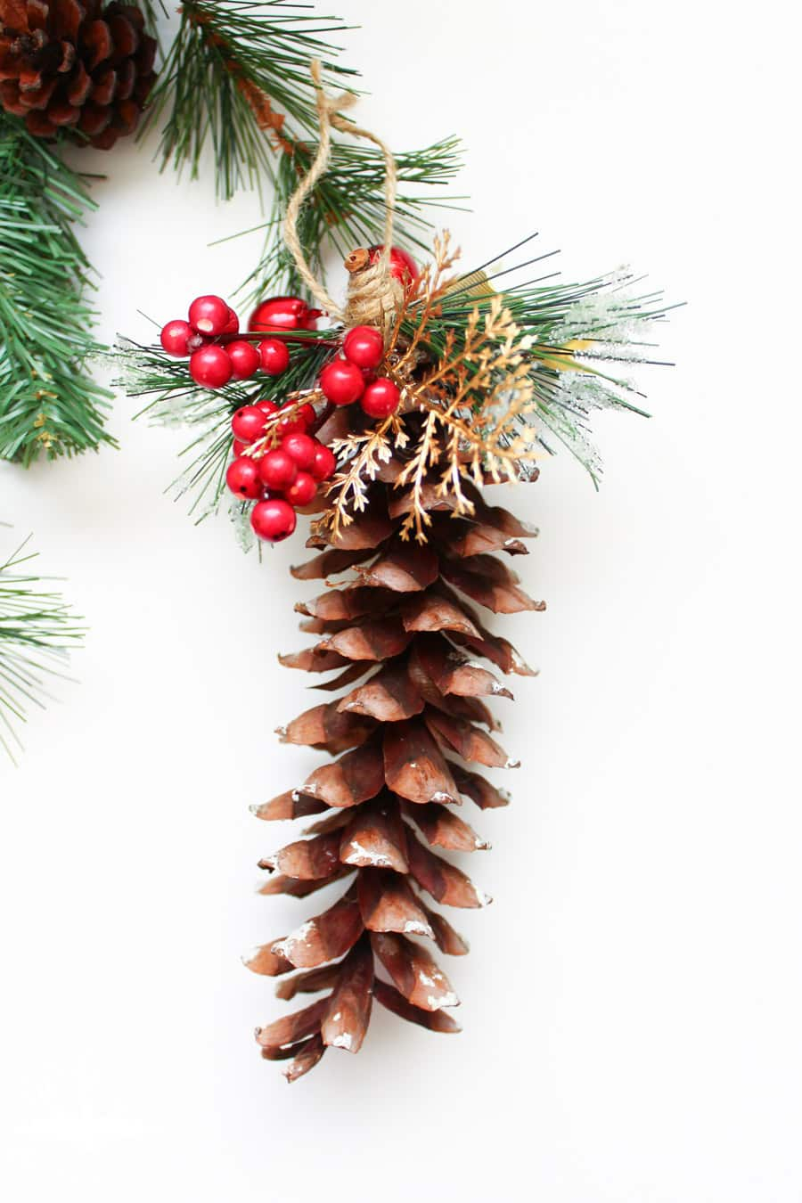 08d-diy-pine-cone-crafts-ideas-homebnc-v3