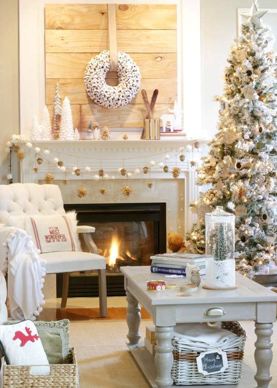 1-05-white-and-gold-are-stylish-neutrals-for-christmas-and-just-winter
