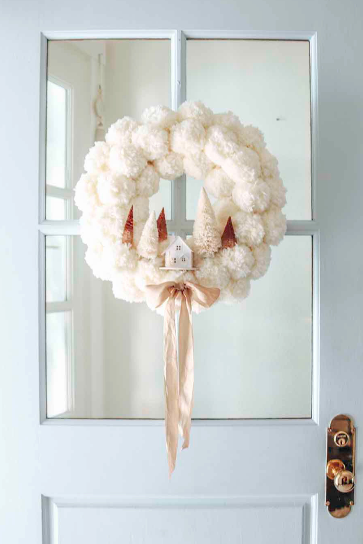 1-pom-pom-wreath-diy-5