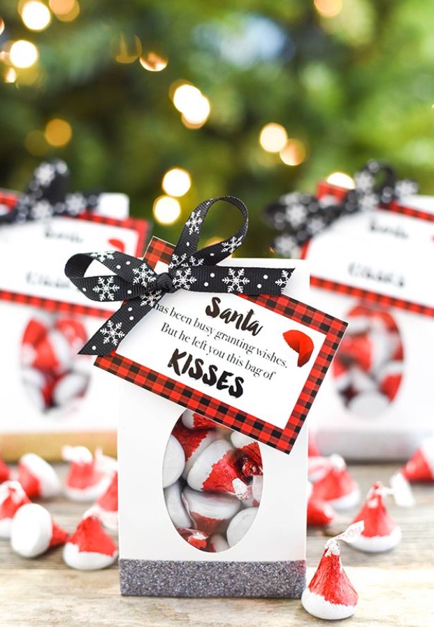 1-santa-kisses-treat-bags