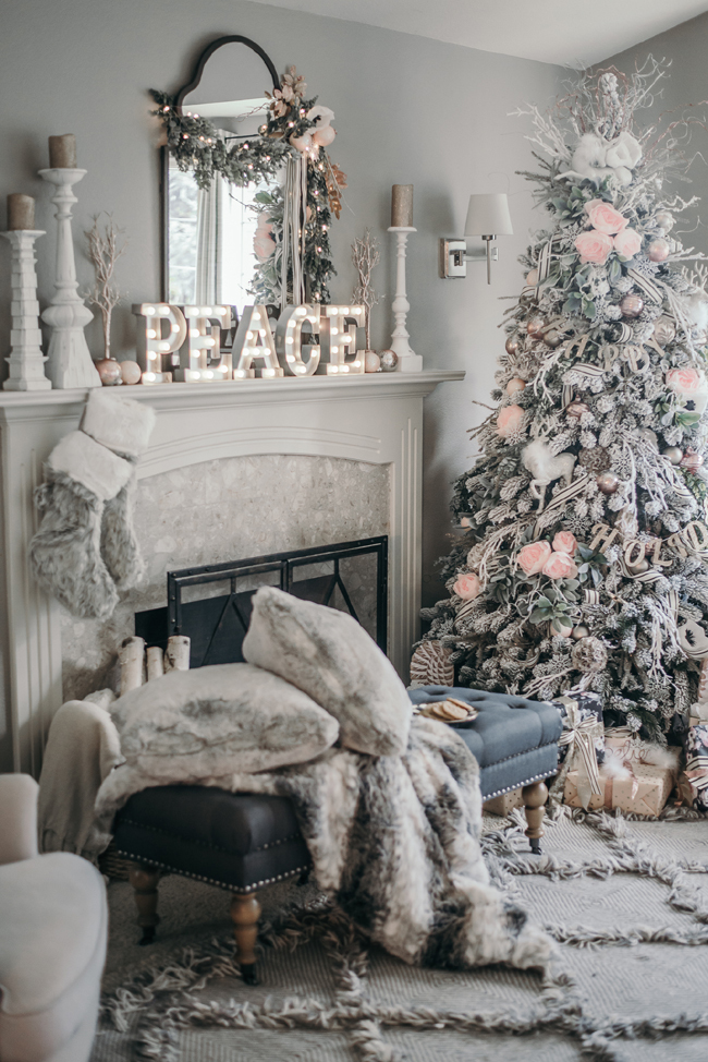 1-christmas-fireplace-decor-idea