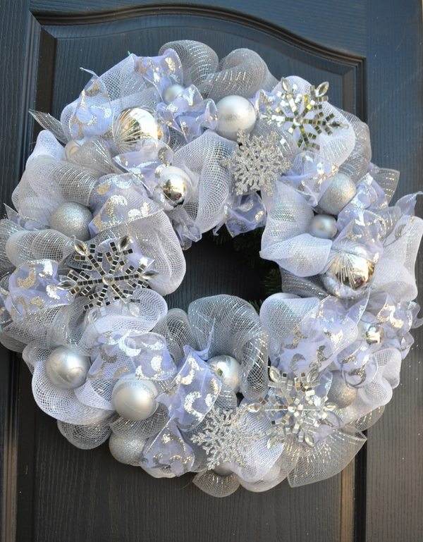 1-white-christmas-silver-snowflakes-wreath-deco-mesh-wreath-tutorial-step-by-step