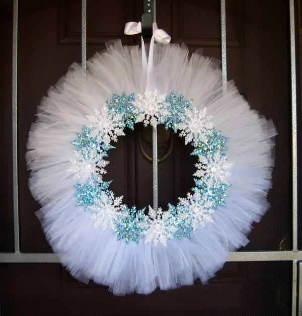 11-diy-snowflake-wreath