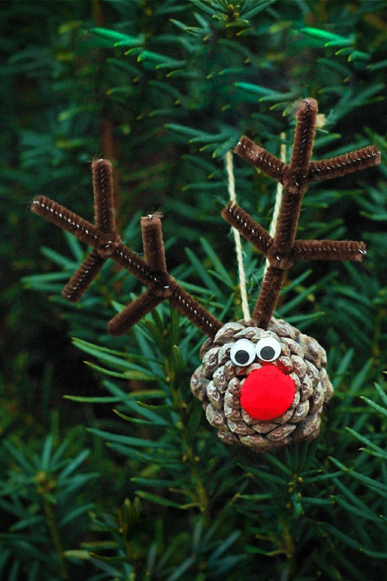 11-diy-pine-cone-crafts-ideas-homebnc-v2_edited