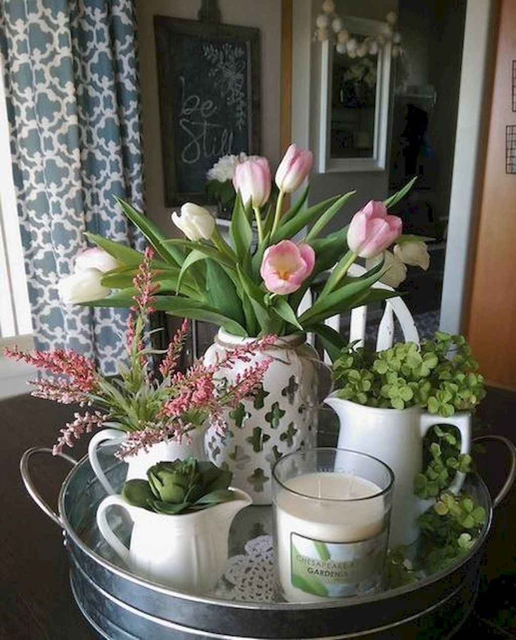 43-catchy-farmhouse-spring-decor-ideas