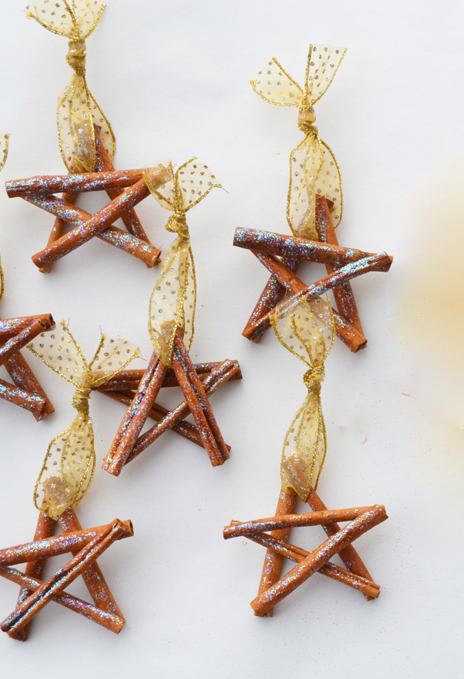 Cinnamon-stick-stars-for-christmas-tree_edited