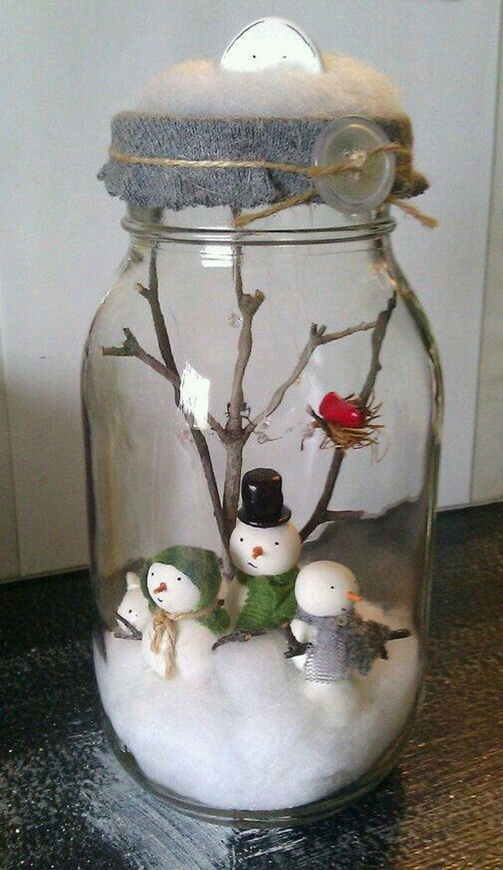 Creative-diy-snow-globe-mason-jars-ideas-16