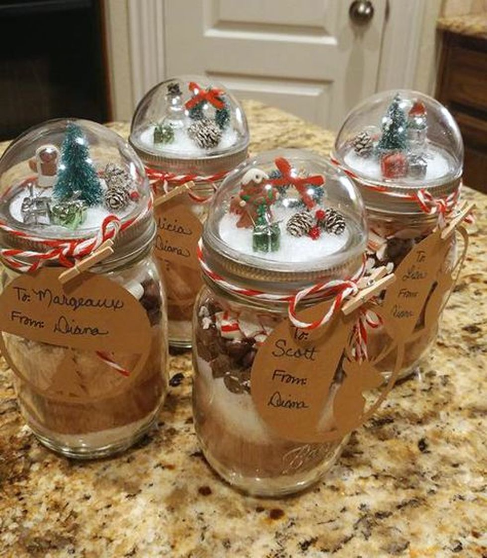 Creative-diy-snow-globe-mason-jars-ideas-23