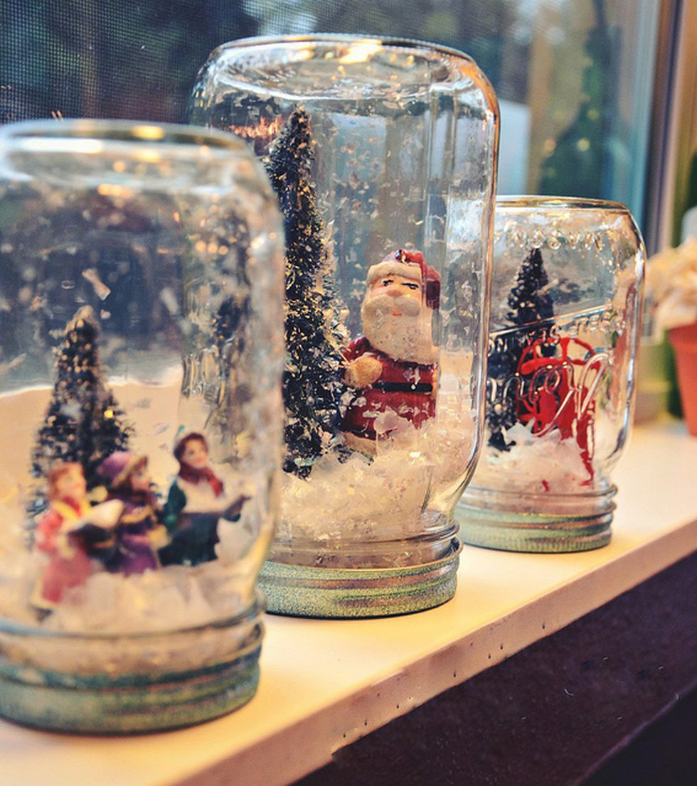 Creative-diy-snow-globe-mason-jars-ideas-4_edited