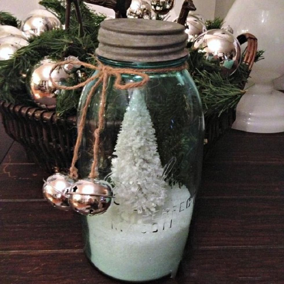 Creative-diy-snow-globe-mason-jars-ideas-51_edited