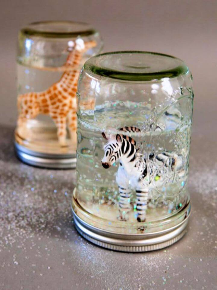 Cute-diy-glitter-snow-globes-from-mason-jars