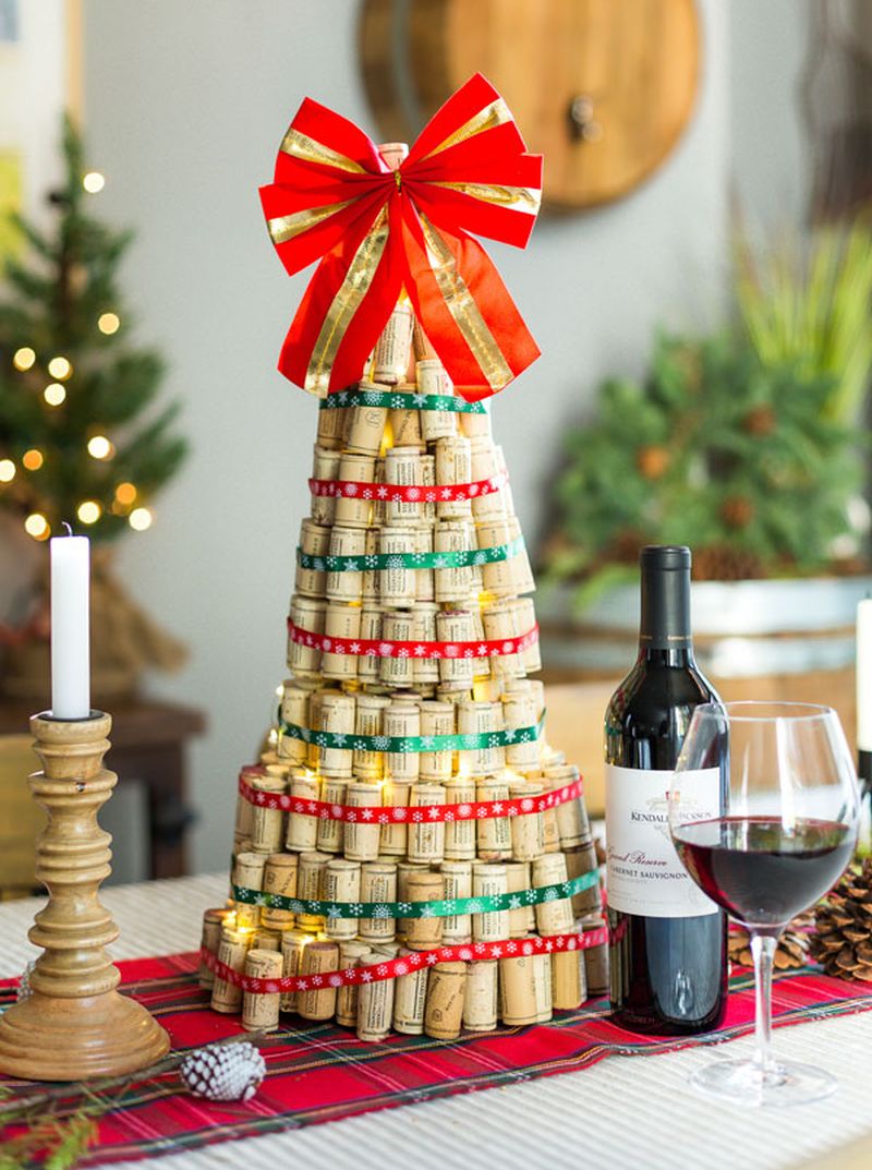 Diy-wine-cork-christmas-tree_1