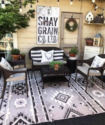 Farmhouse-style-porch-decorating-ideas-07-1-kindesign