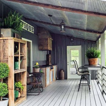 Farmhouse-style-porch-decorating-ideas-15-1-kindesign