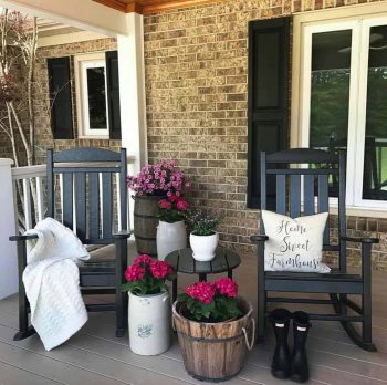 Farmhouse-style-porch-decorating-ideas-24-1-kindesign