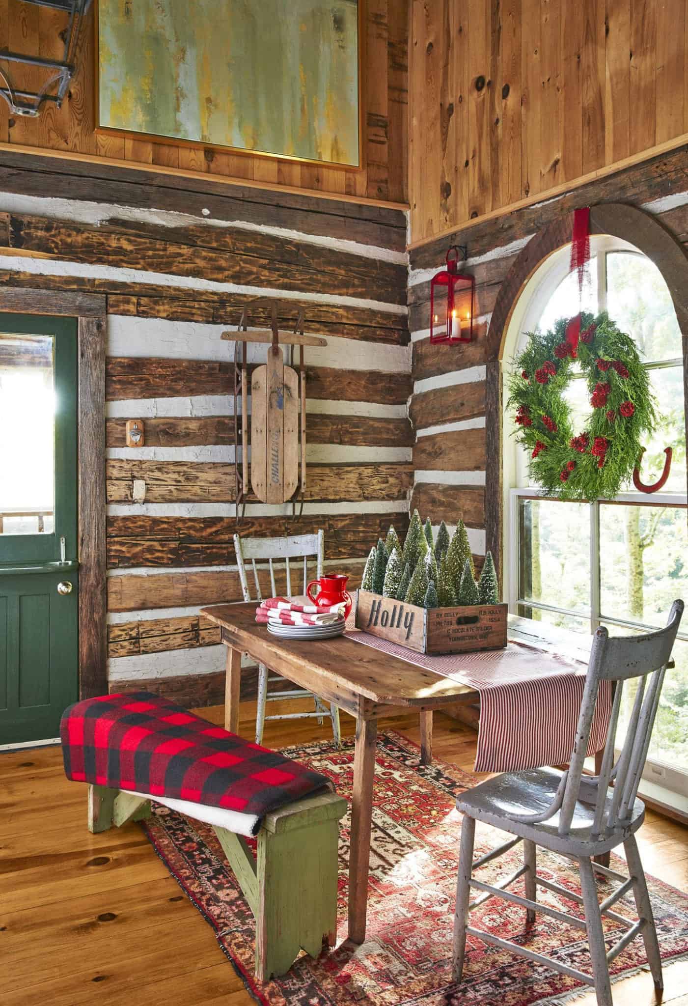 Gorgeous-christmas-table-setting-ideas-13-1-kindesign-1401x2048-1