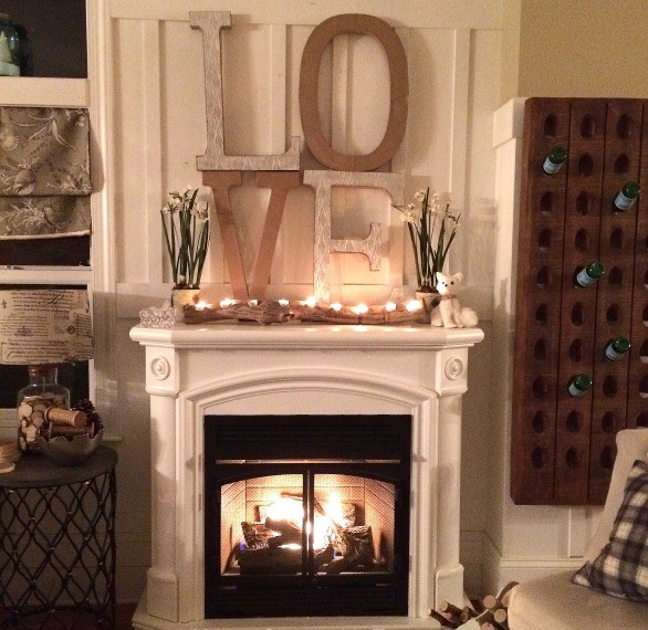 Valentines-day-love-mantel