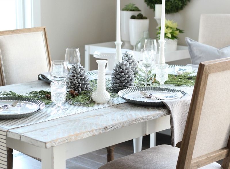 White-christmas-dining-table