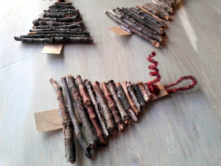 Christmas-tree-twig-ornaments-make-532553-772x579_edited