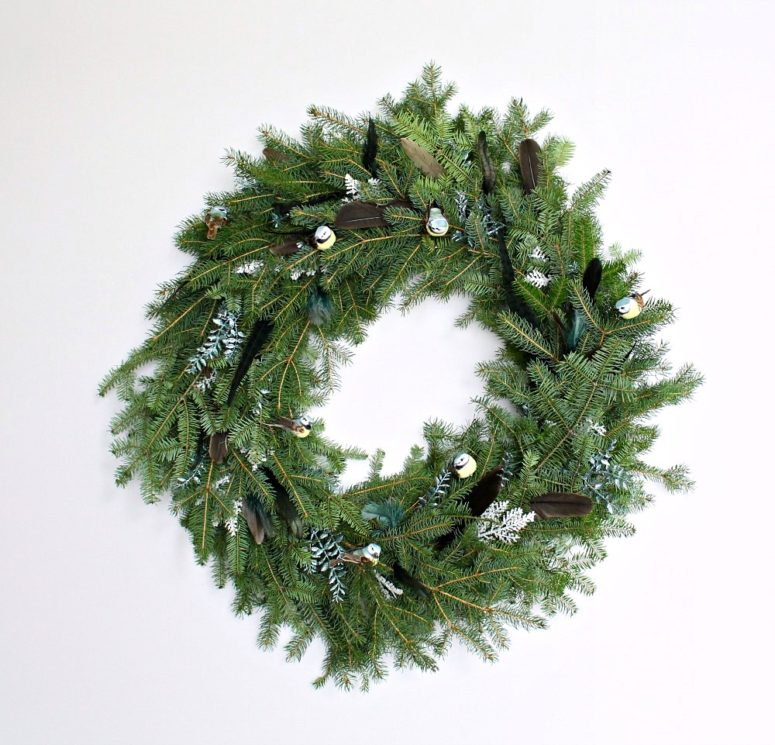 Diy-evergreen-christmas-decorations-to-try-8-775x745