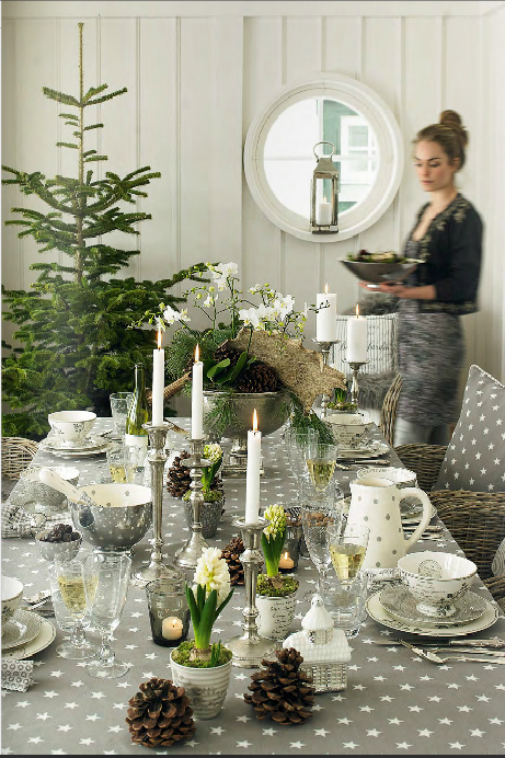 Gray-and-green-winter-tablescape