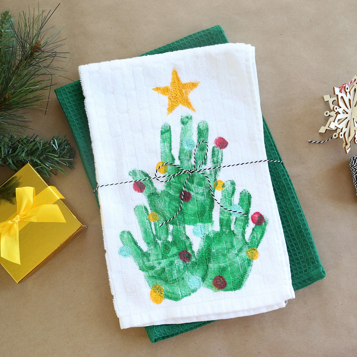 Handprint-christmas-tree-towel