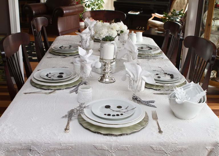 Snowman-winter-table-ideas-768x548_edited