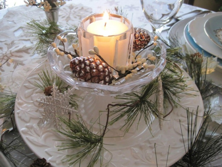 Winter-centerpieces-for-wedding-tables-lantern-768x576