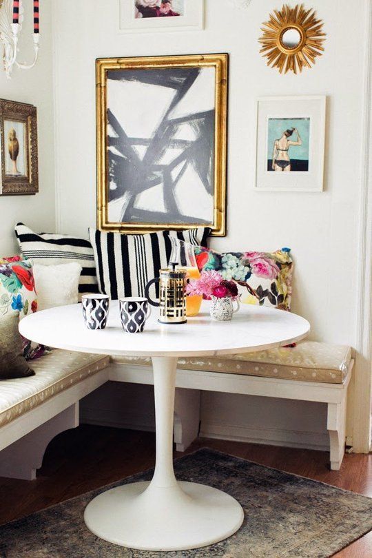 24-colorful-glam-breakfast-nook-with-lots-of-patterns