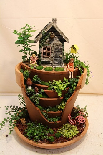 Garden from broken pots Ultra-Gorgeous Miniature Fairy Garden Design That Is Trendy For Backyards And Anywhere