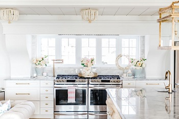 Gorgeous way to decorate a home with faux florals in spring that so inspiring 3