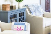 Inspiring living room spring decor with blooms and branches 6