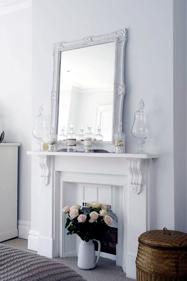 Decorate-the-unused-fireplace-in-the-living-room-20-creative-decorating-ideas-17-325576761