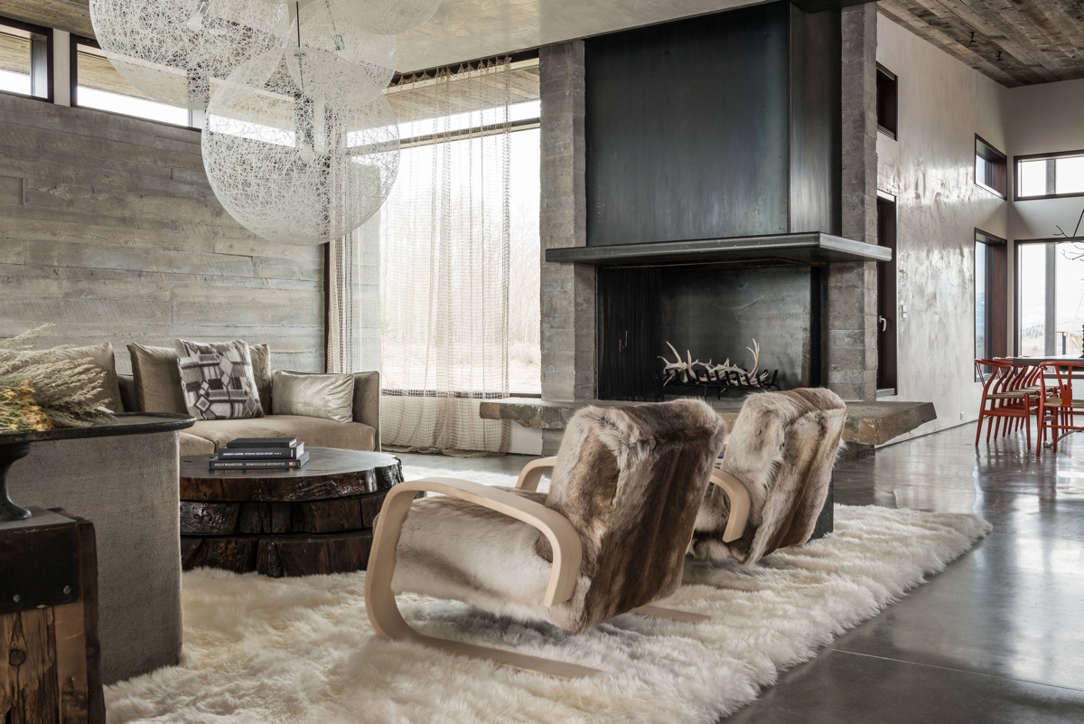 Fluffy-chairs-rattan-chandelier-rustic-wall-decor-for-living-room