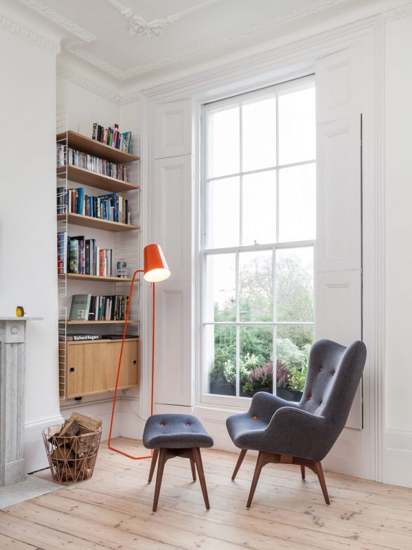 Grey-padded-with-ottoman-comfortable-chairs-for-reading-600x800-1