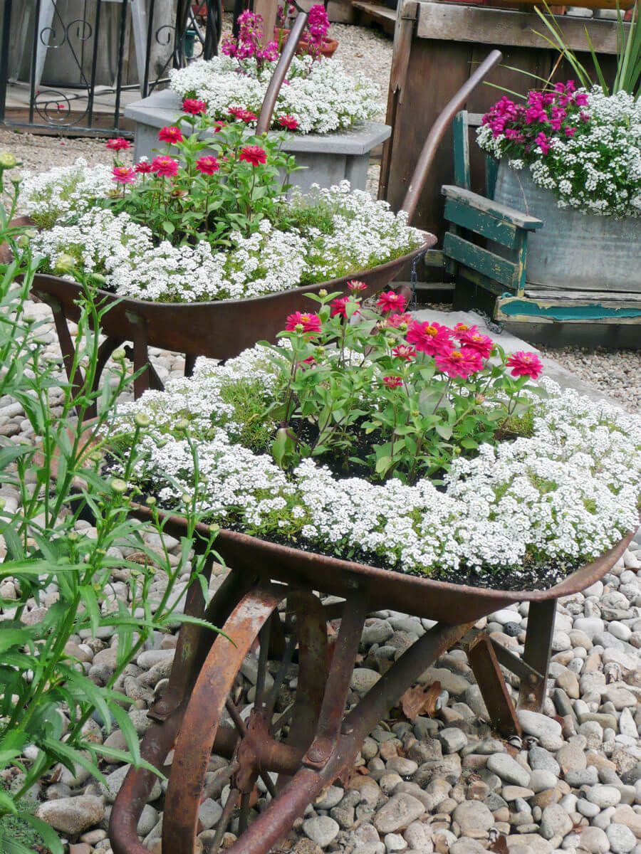02-vintage-garden-decor-ideas-homebnc