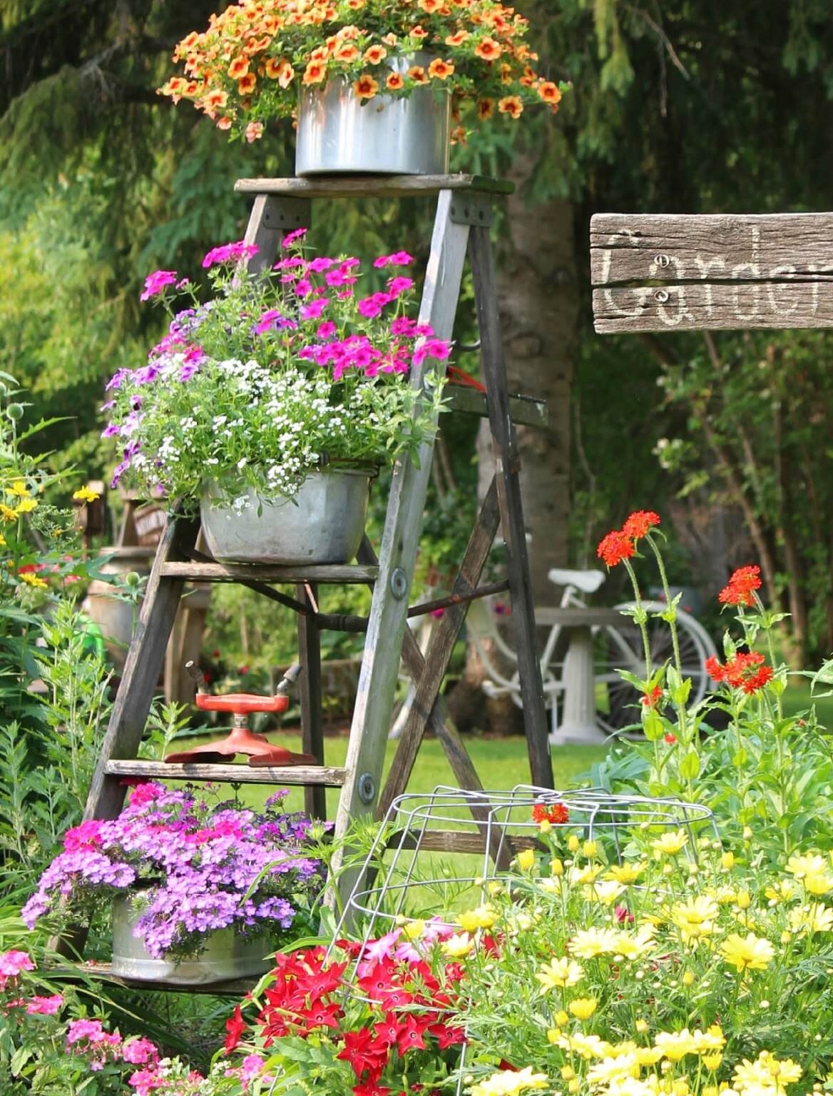 03-vintage-garden-decor-ideas-homebnc