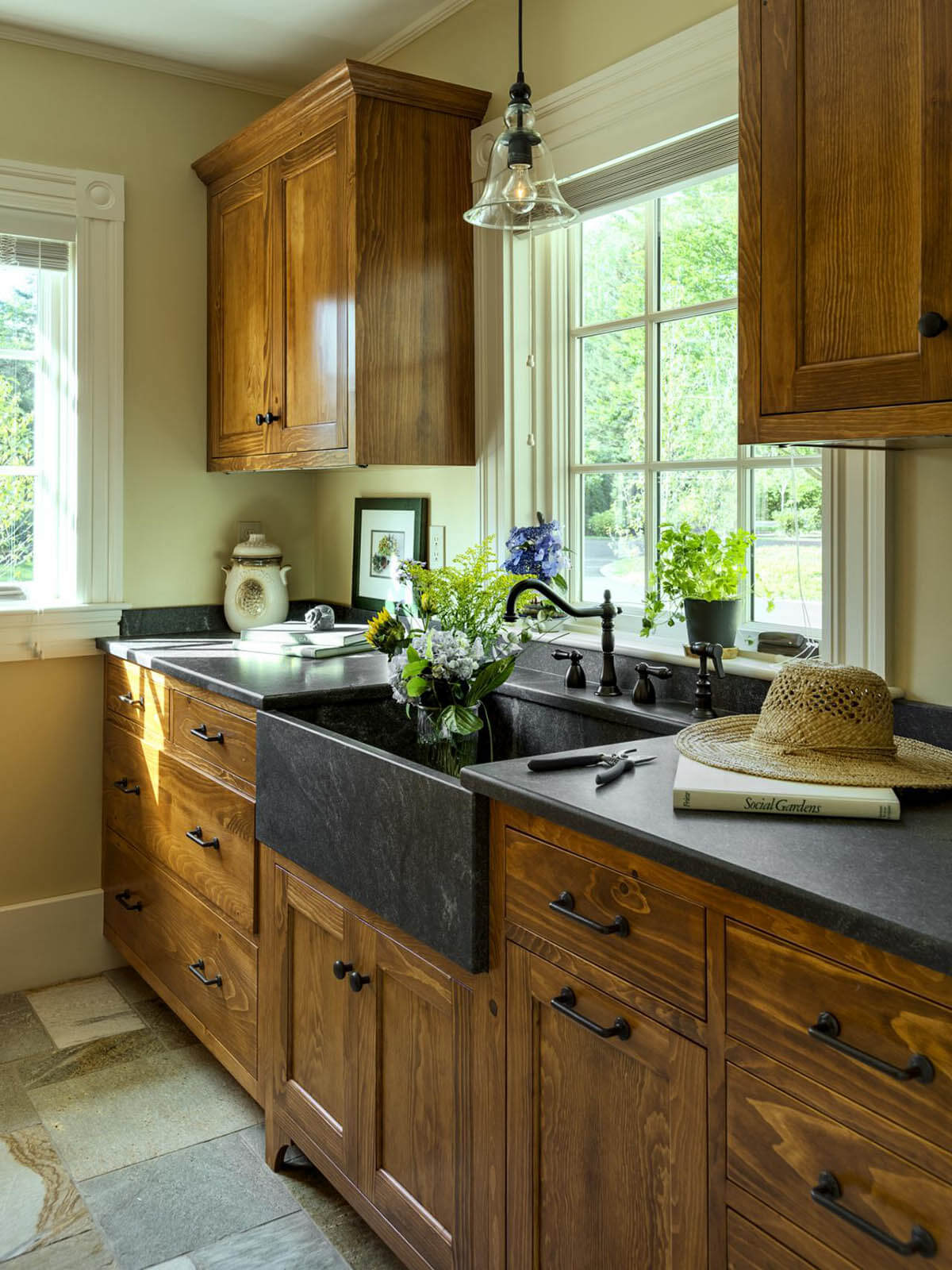 12-rustic-kitchen-cabinets-ideas-homebnc