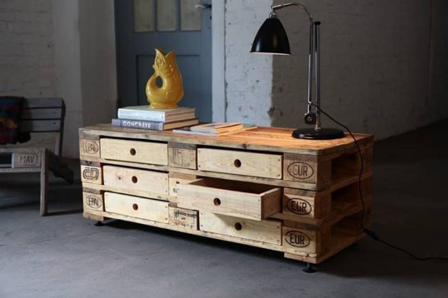 16-genius-handmade-pallet-wood-furniture-ideas-you-will-immediately-want-to-try-5-630x419-2