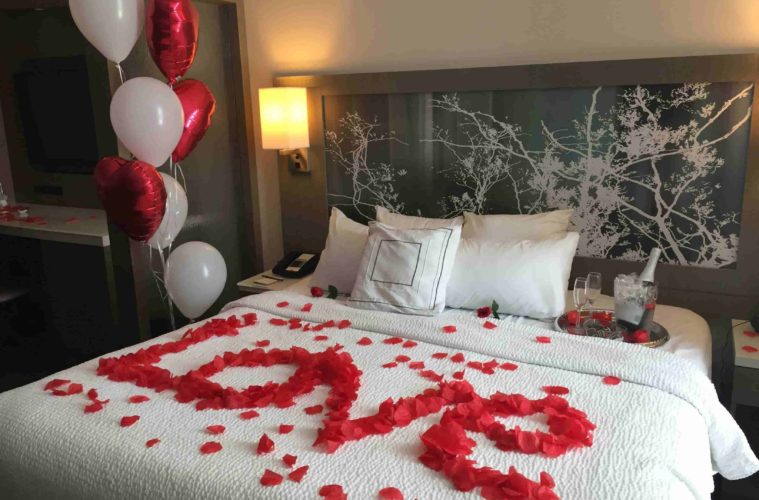 2-bedroom-decoration-for-valentine-day-11-1-759x500-1