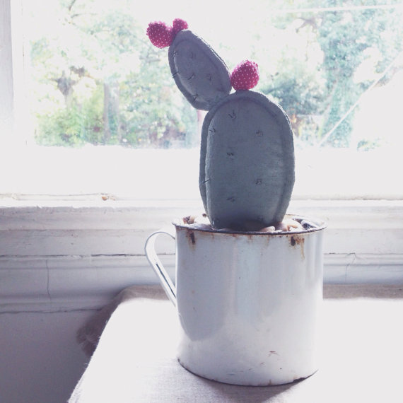 2-embroidered-pin-cushion-cactus