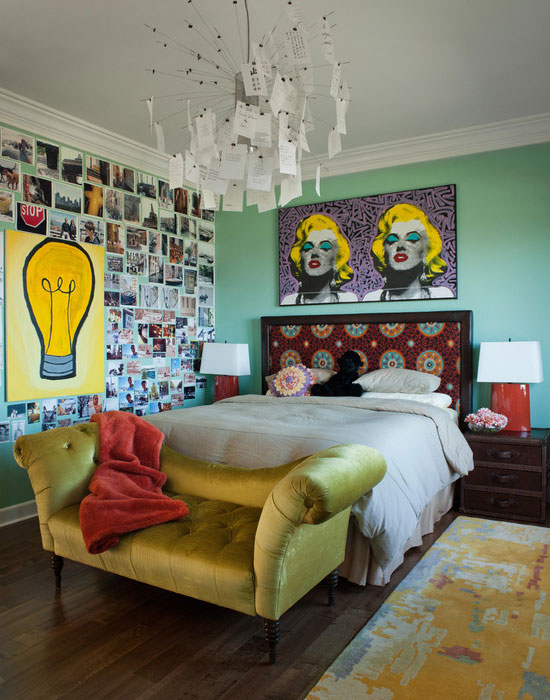 2-themed-walls-in-teen-bedroom