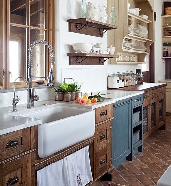Trendy-Decorative Ways To Add A Plate Rack In Your Kitchen