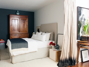 Bedroom with veranda