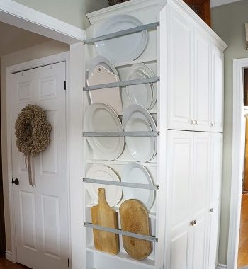 Built-in plate rack Uncomplicated Plate Racks Ideas To Stack Your Plates