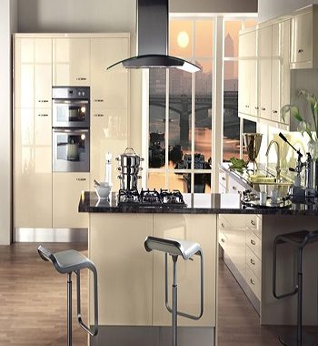 Cream gloss kitchen High Gloss Kitchen Style To Style With Earth Tone Design Ideas