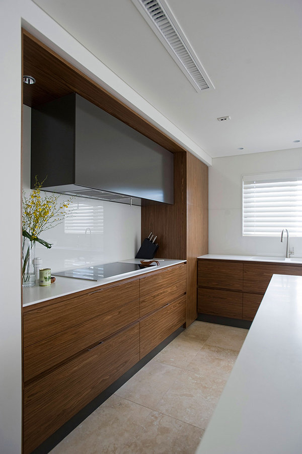 Elegant-wooden-kitchen-22.