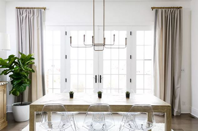 Elegant linear chandelier